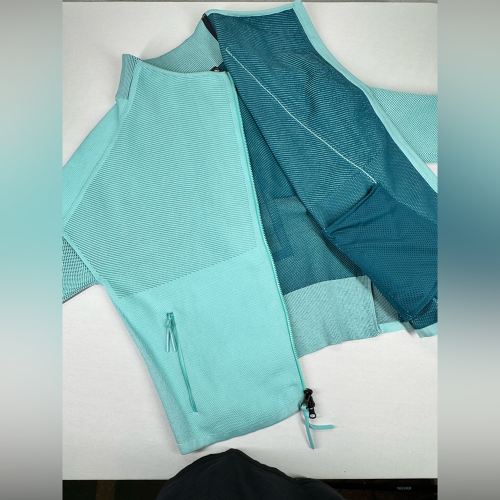 Adidas Women's Z.N.E. Heartracer Parley Jacket (Blue Spirit/Petrol Night) Large - Picture 6 of 15